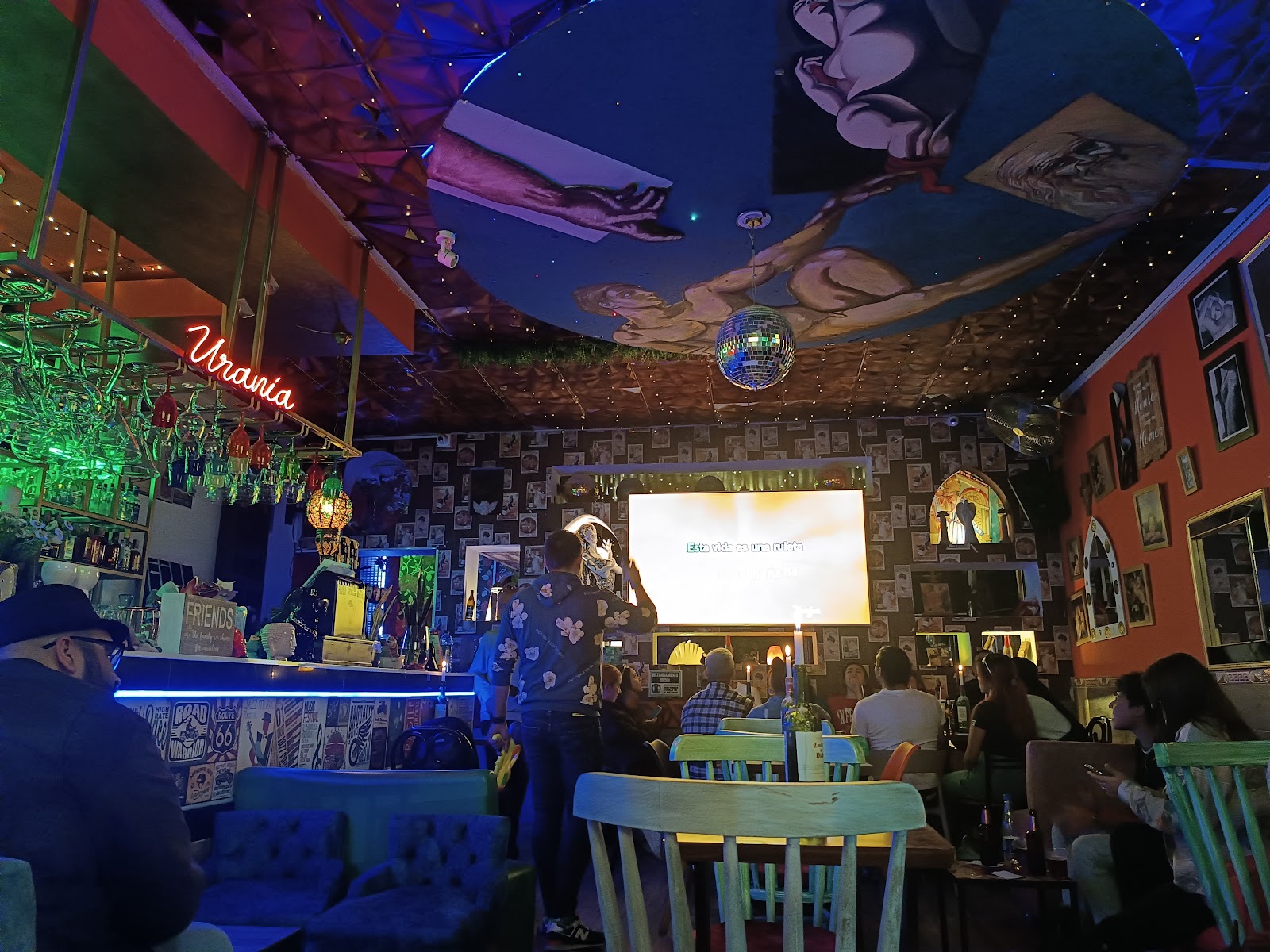 Brokeback Mountain LGBT disco bar KARAOKE — photo 3