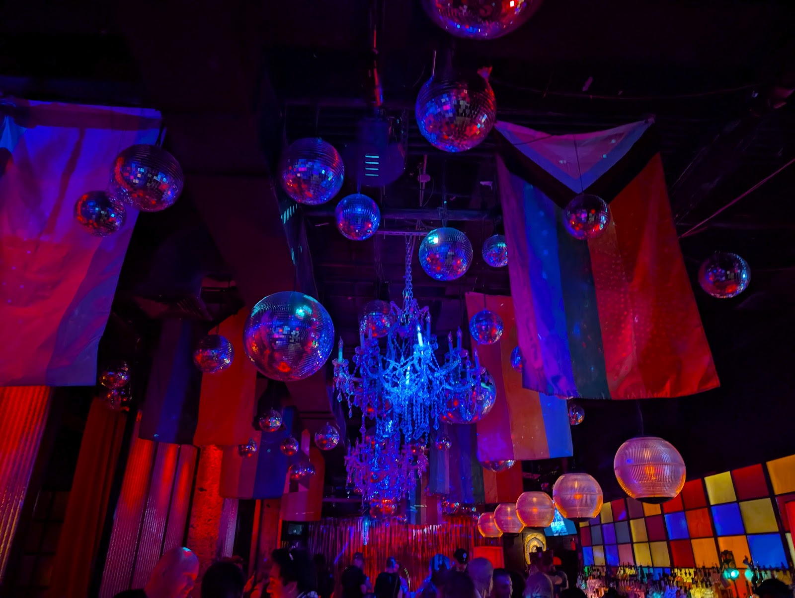 Industry Bar — photo 4