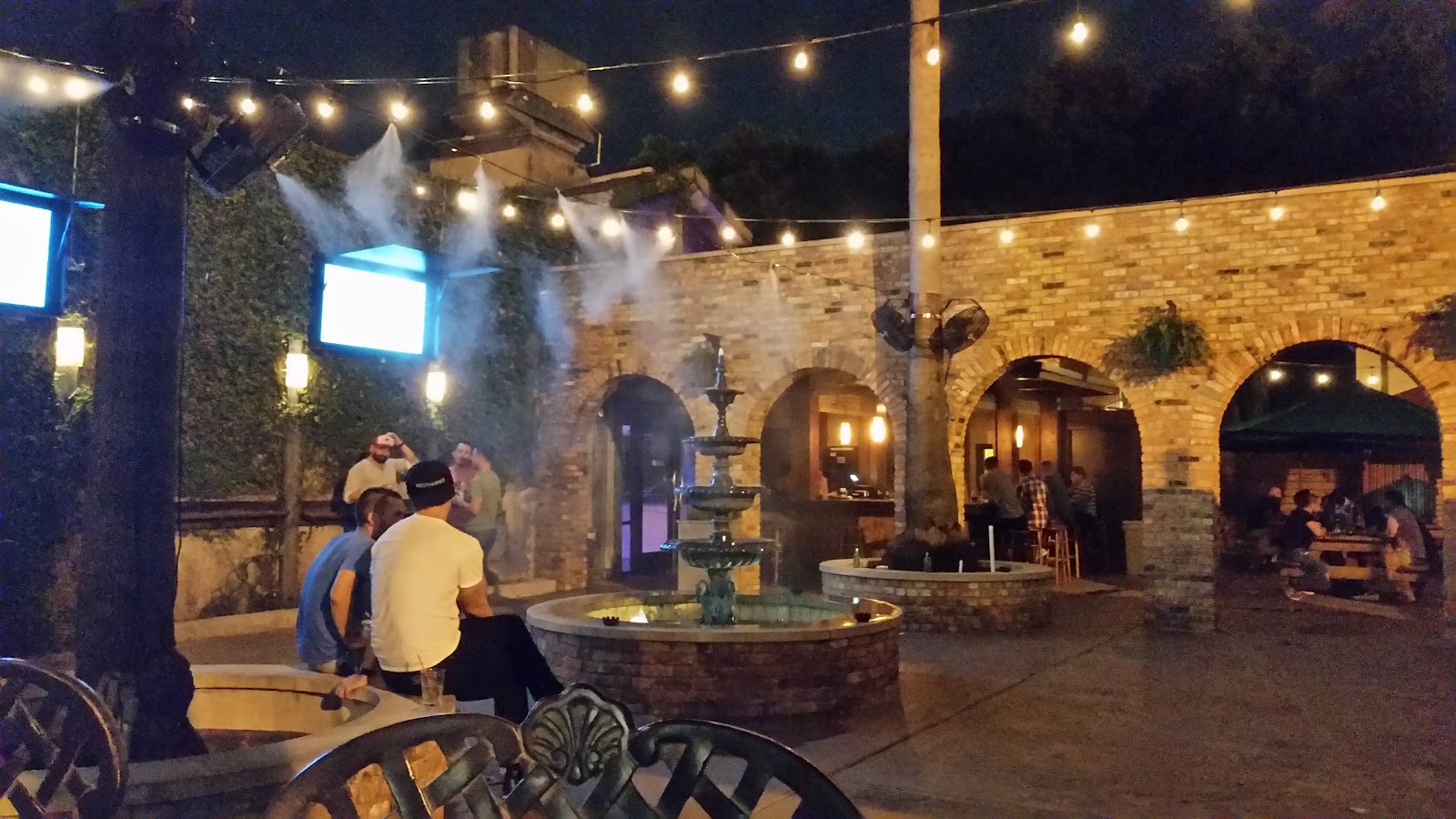 JR's Bar & Grill — photo 3