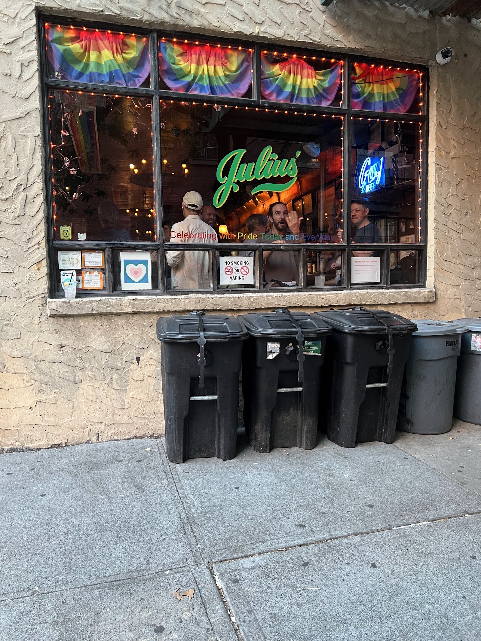 Julius' — photo 4