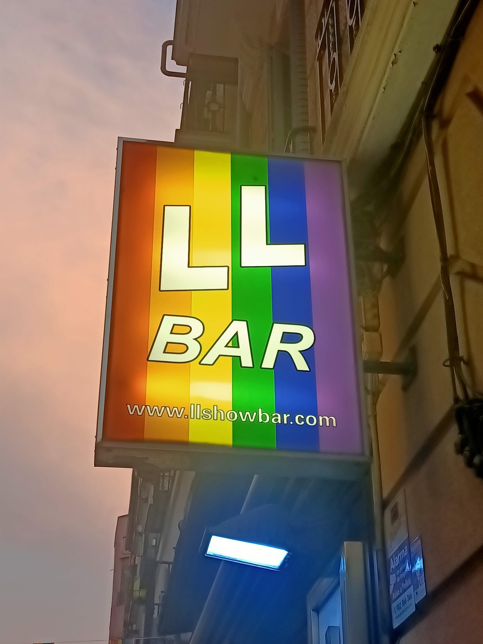 LL Bar — photo 2