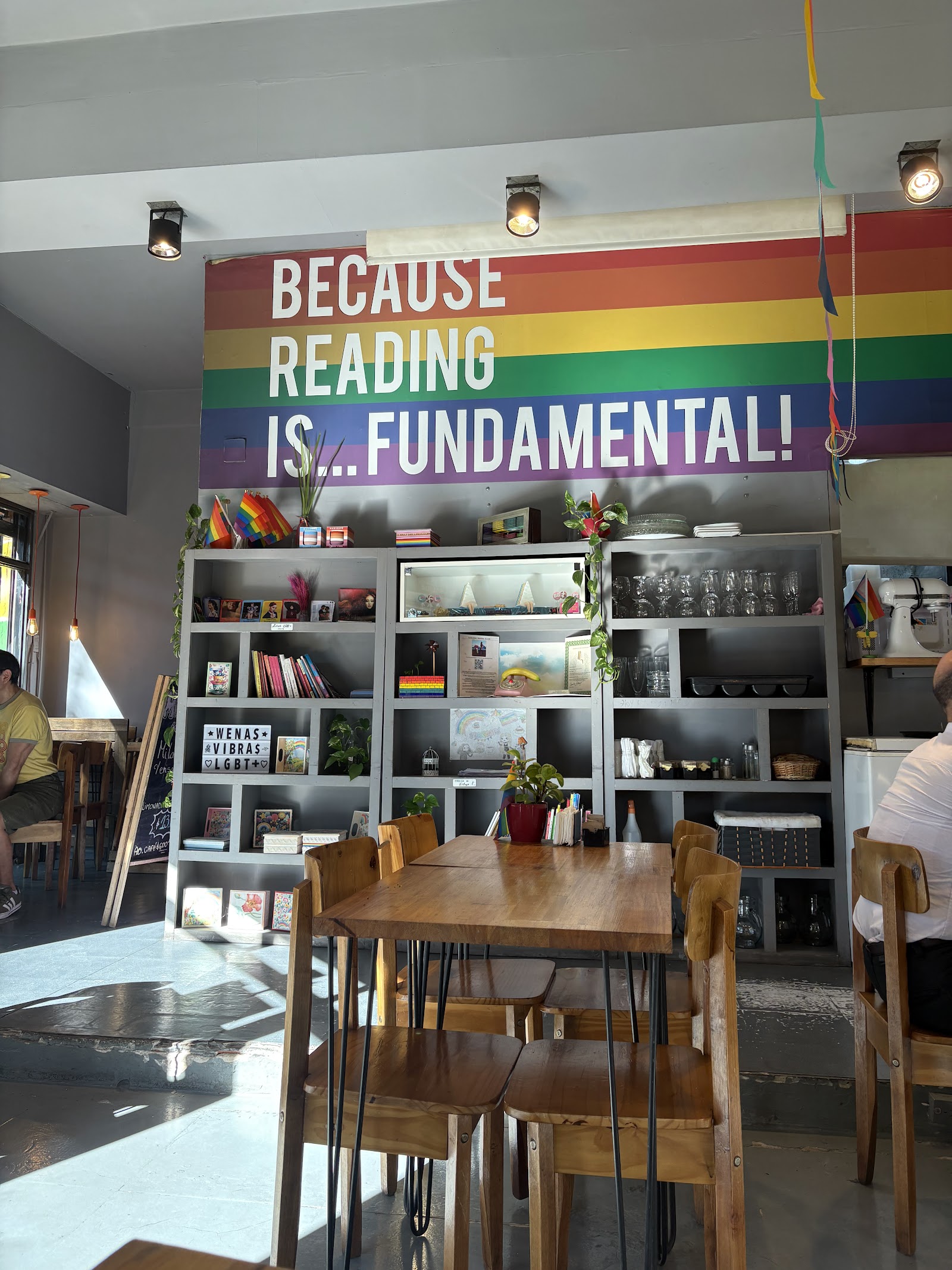 Maricafé - Café • Bar & LGBT BookStore — photo 3