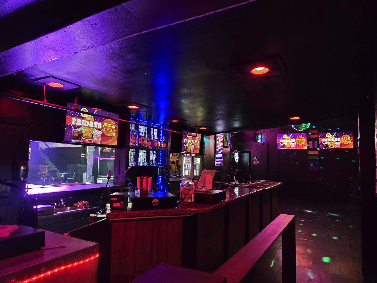 Neighbours Nightclub and Lounge