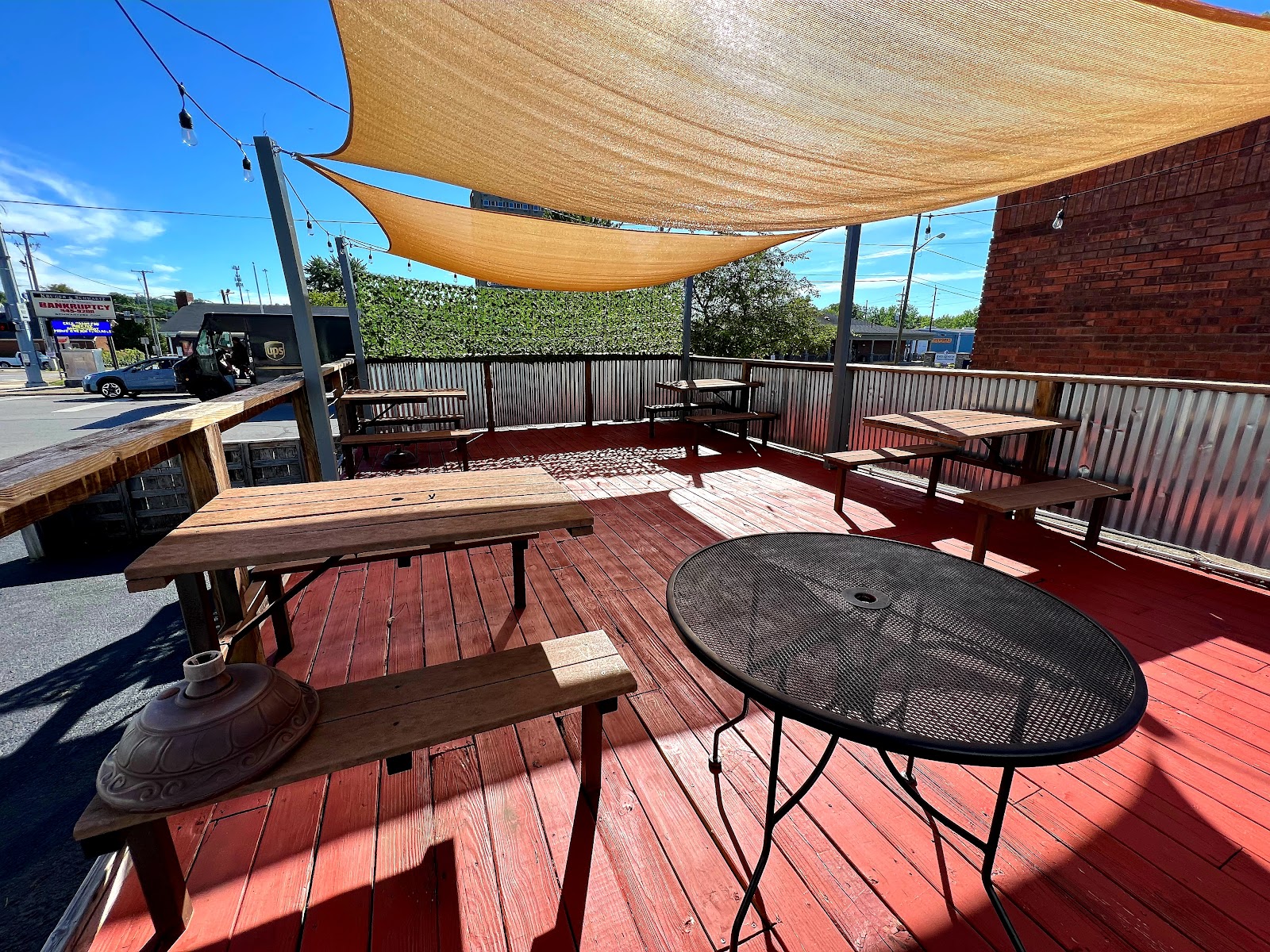 PRIDE bar + lounge