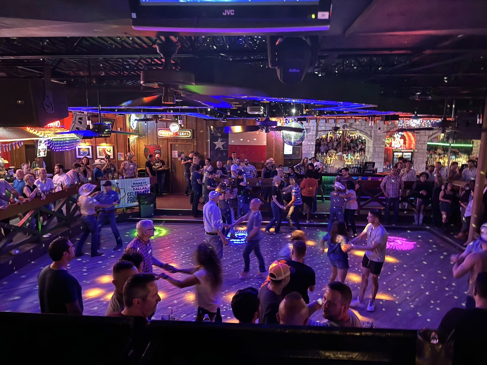 Round-Up Saloon — photo 5